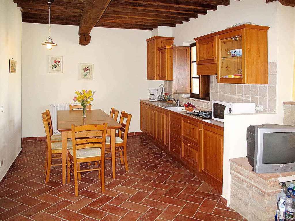 Apartment in Asciano/Toskana 24110 Esterno foto