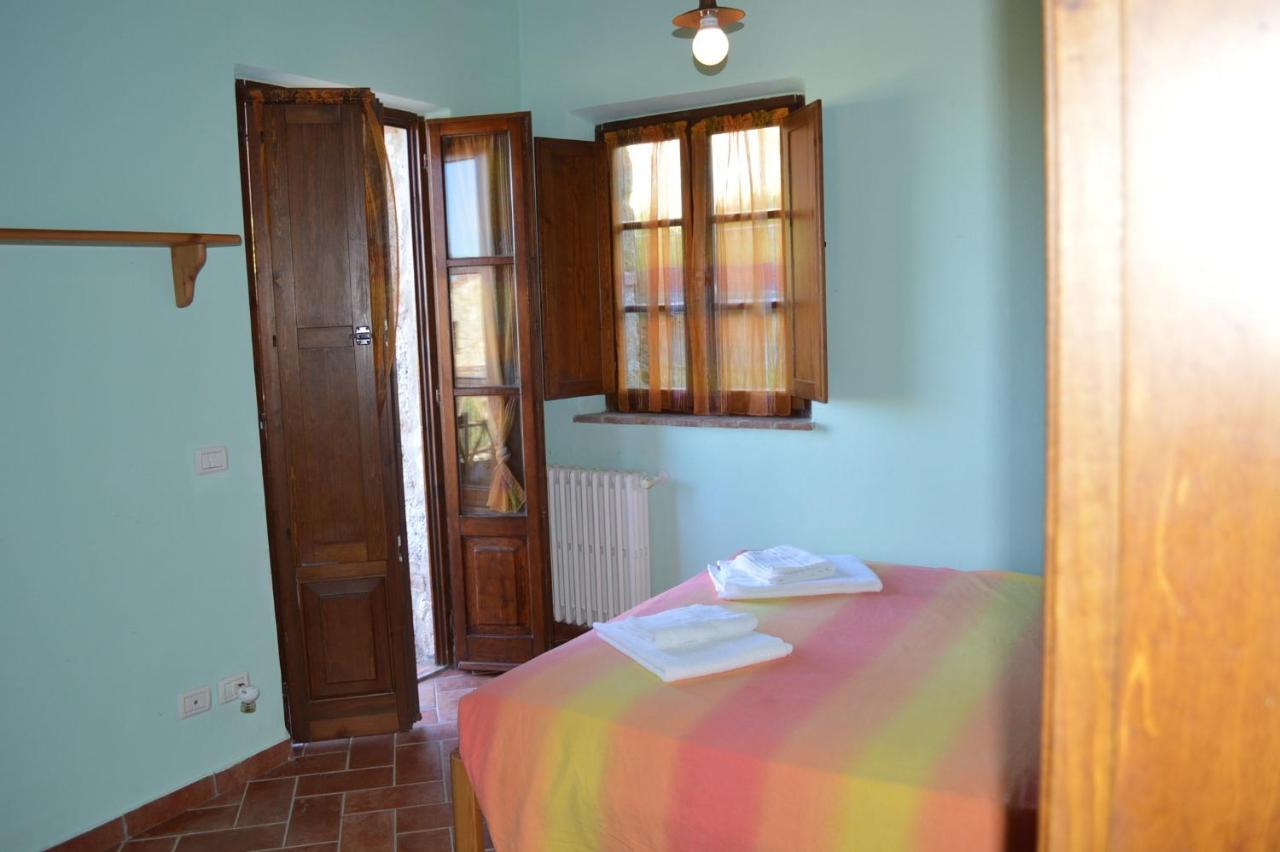 Apartment in Asciano/Toskana 24110 Esterno foto